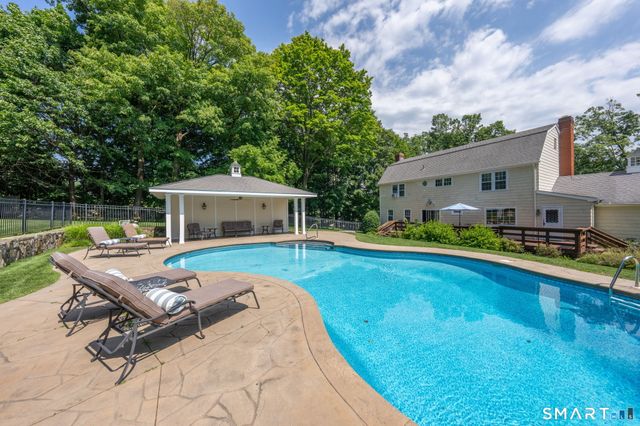 100 Sherley Place, Fairfield, CT 06825