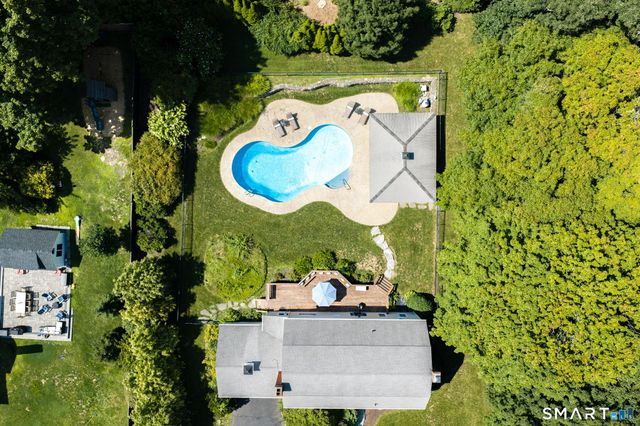 100 Sherley Place, Fairfield, CT 06825