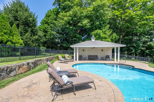 100 Sherley Place, Fairfield, CT 06825