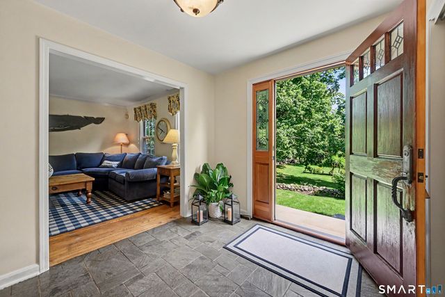 100 Sherley Place, Fairfield, CT 06825