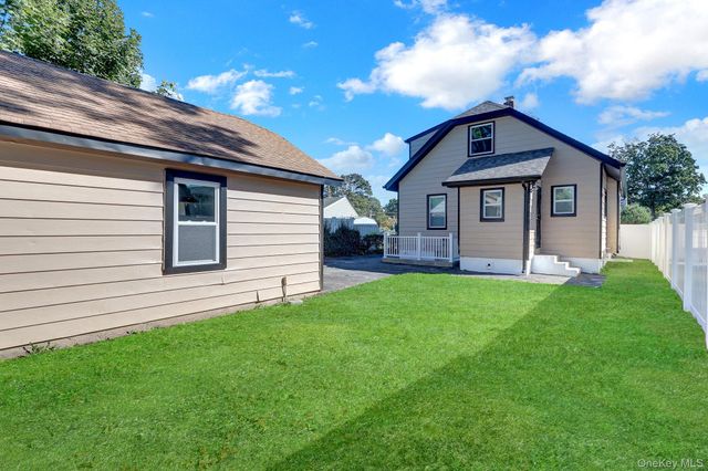 5 2nd Place, Roosevelt, NY 11575