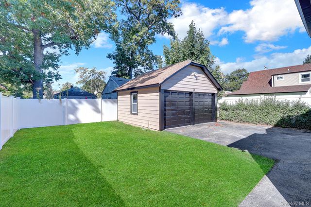 5 2nd Place, Roosevelt, NY 11575