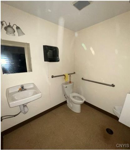 1616 North Salina Street, Syracuse, NY 13208