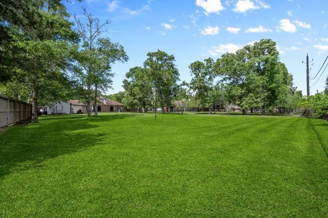 5809 Cajun Way, Baytown, TX 77523