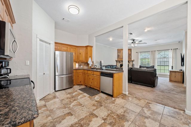 5809 Cajun Way, Baytown, TX 77523