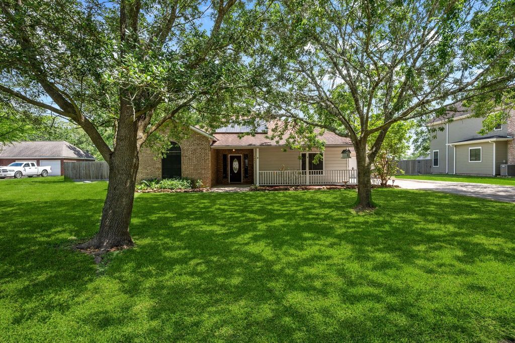 5809 Cajun Way, Baytown, TX 77523
