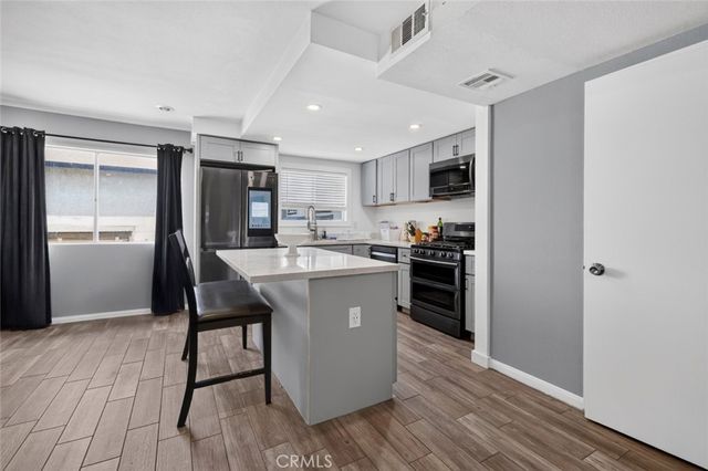 9540 Sepulveda 11, North Hills, CA 91343