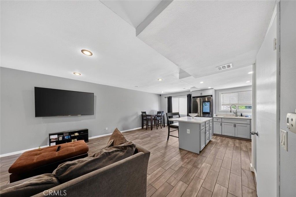 9540 Sepulveda 11, North Hills, CA 91343