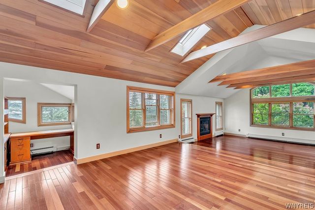 7015 S Abbott Rd, Boston, NY 14075