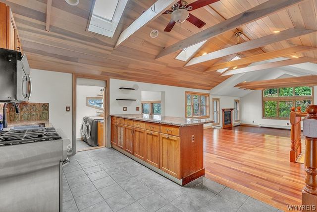 7015 S Abbott Rd, Boston, NY 14075