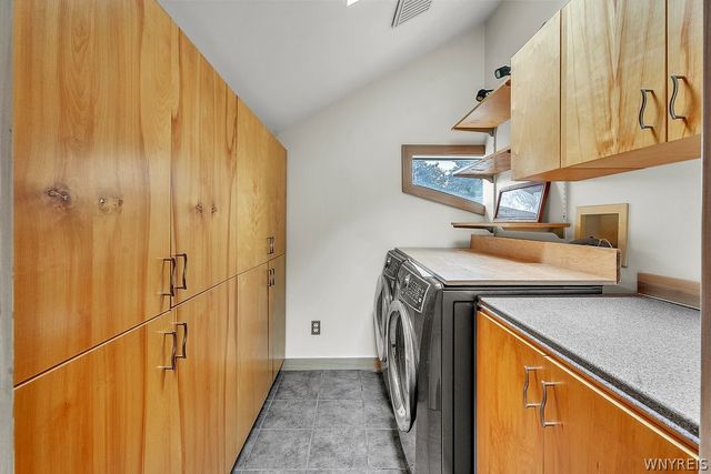 7015 S Abbott Rd, Boston, NY 14075