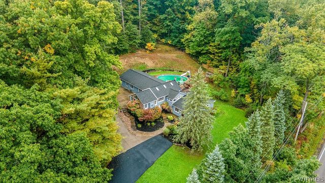 7015 S Abbott Rd, Boston, NY 14075