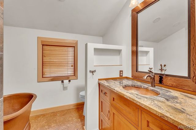 7015 S Abbott Rd, Boston, NY 14075