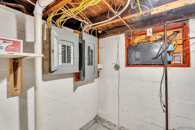 7015 S Abbott Rd, Boston, NY 14075
