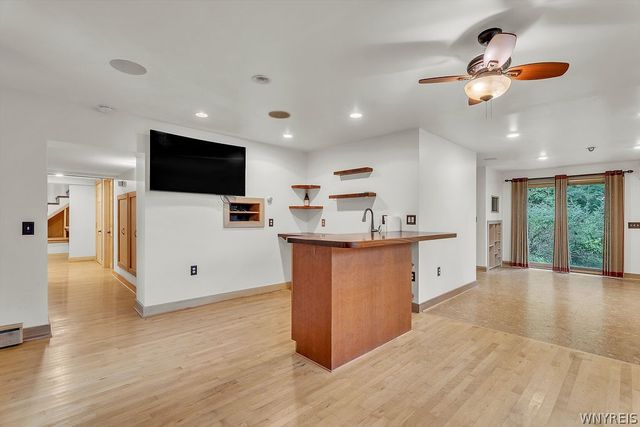 7015 S Abbott Rd, Boston, NY 14075