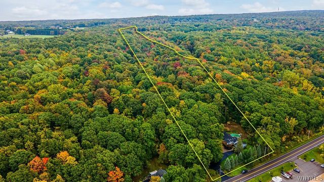 7015 S Abbott Rd, Boston, NY 14075