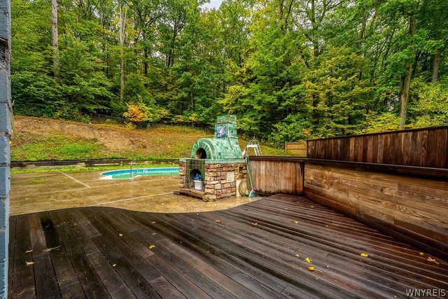 7015 S Abbott Rd, Boston, NY 14075