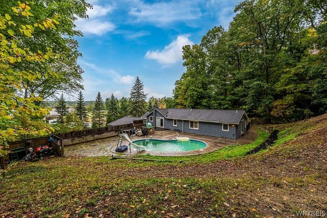 7015 S Abbott Rd, Boston, NY 14075