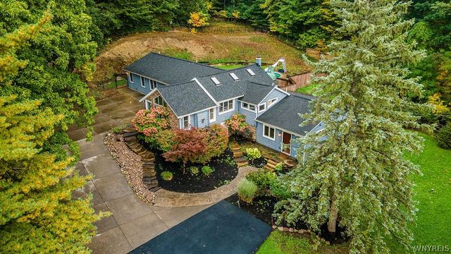 7015 S Abbott Rd, Boston, NY 14075