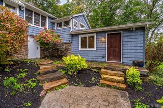 7015 S Abbott Rd, Boston, NY 14075