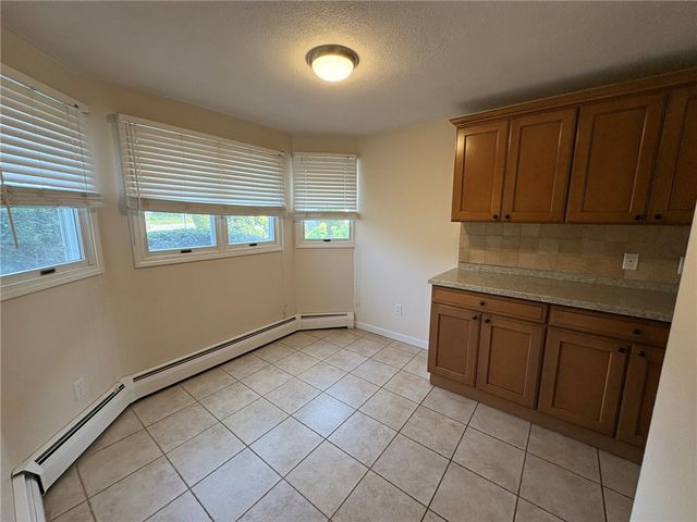 60 Saddle Green B, North Providence, RI 02904