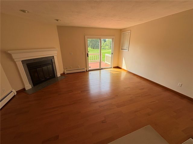 60 Saddle Green B, North Providence, RI 02904