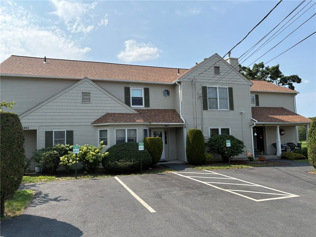 60 Saddle Green B, North Providence, RI 02904