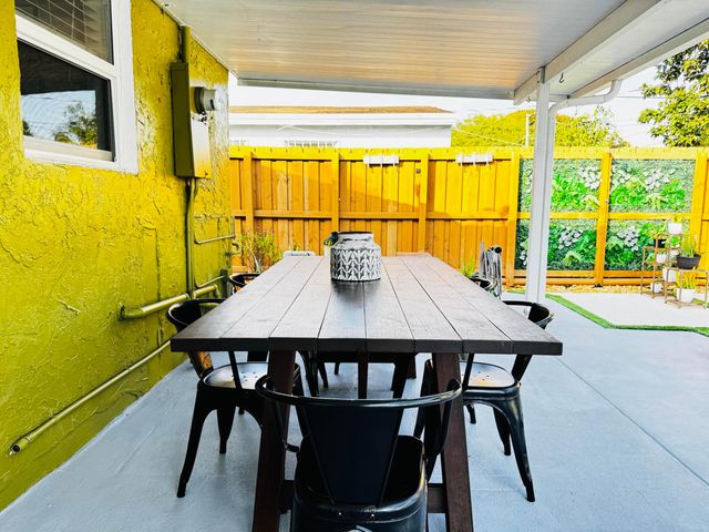 7161 Sheridan Street, Hollywood, FL 33024