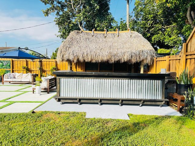 7161 Sheridan Street, Hollywood, FL 33024
