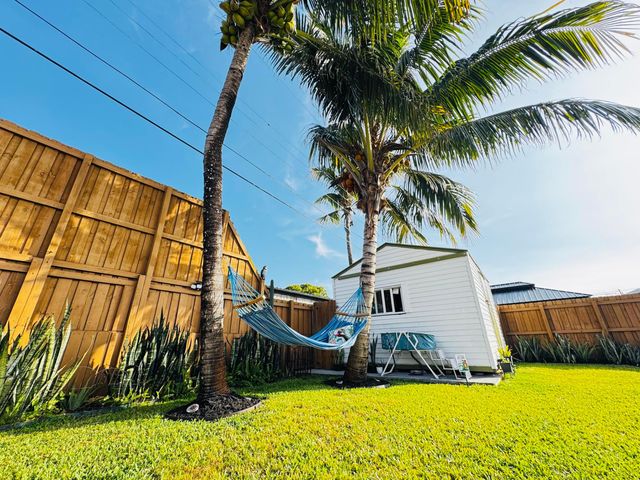 7161 Sheridan Street, Hollywood, FL 33024