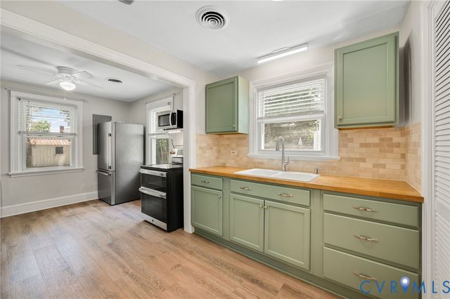 13 W Magruder St, Sandston, VA 23150