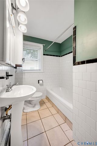 13 W Magruder St, Sandston, VA 23150