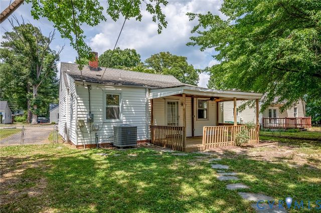 13 W Magruder St, Sandston, VA 23150