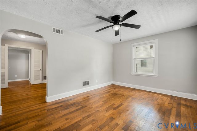 13 W Magruder St, Sandston, VA 23150