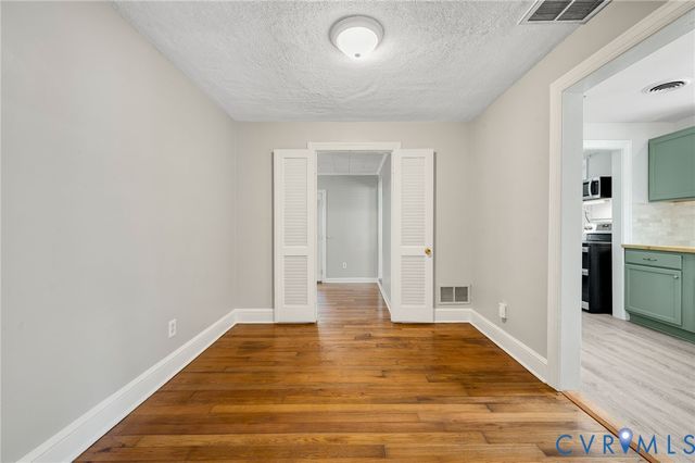 13 W Magruder St, Sandston, VA 23150