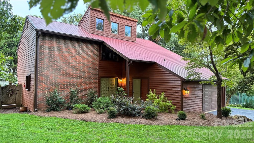 114 Rustic Hills Circle, Bessemer City, NC 28016