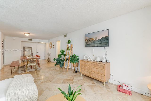 6039 Collins Ave 1607, Miami Beach, FL 33140