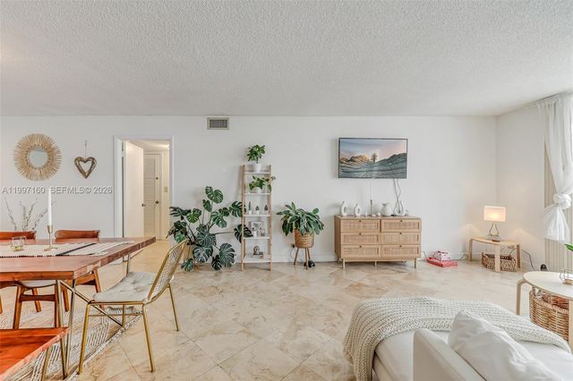 6039 Collins Ave 1607, Miami Beach, FL 33140