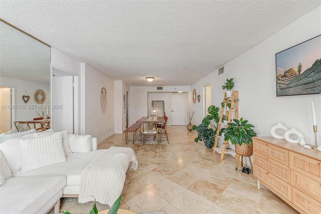 6039 Collins Ave 1607, Miami Beach, FL 33140