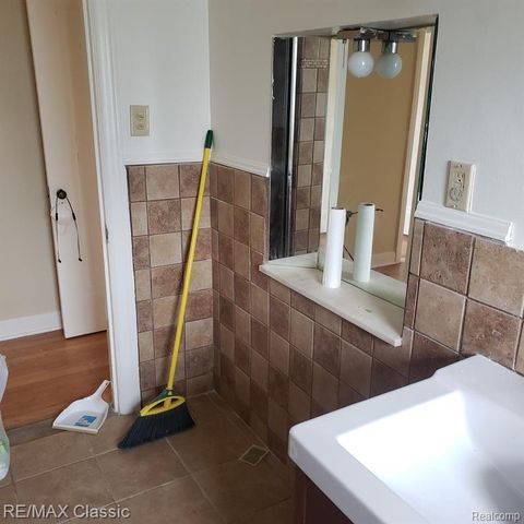 16215 and 16217 Greenview Avenue, Detroit, MI 48219