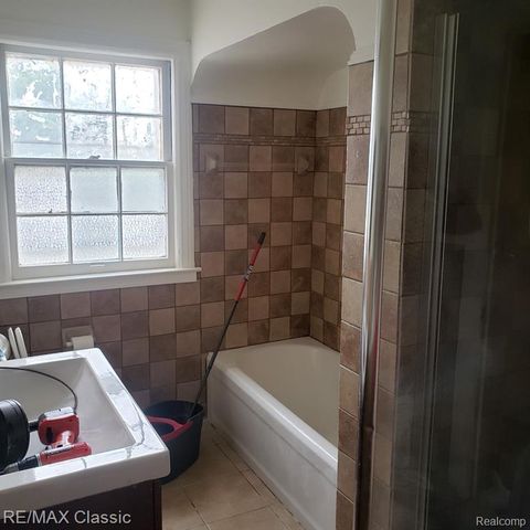 16215 and 16217 Greenview Avenue, Detroit, MI 48219
