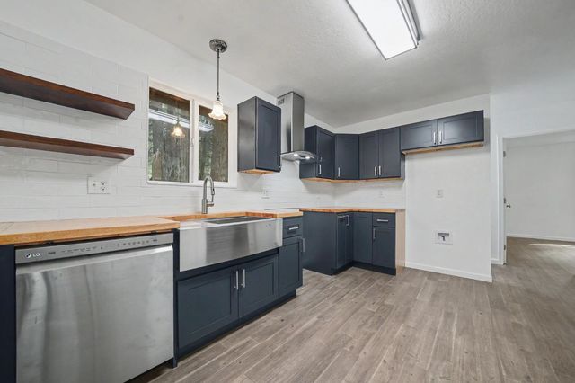 25865 Creekside Dr, Pioneer, CA 95666
