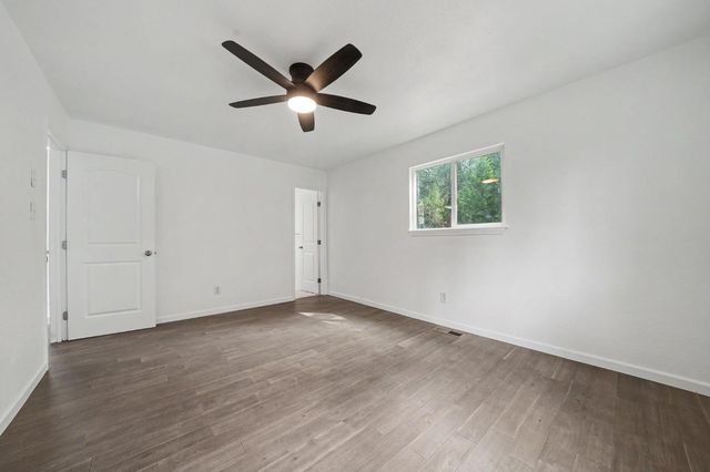 25865 Creekside Dr, Pioneer, CA 95666