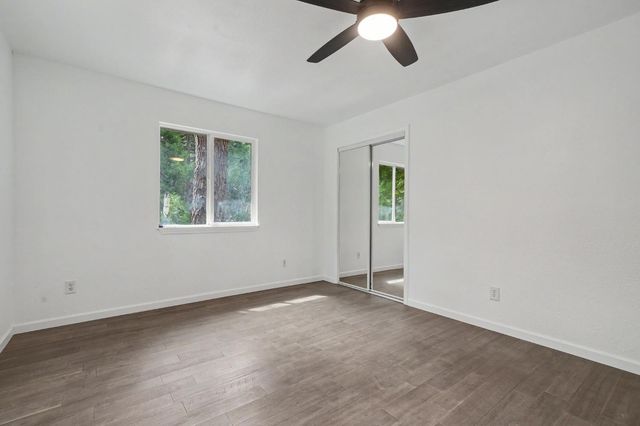 25865 Creekside Dr, Pioneer, CA 95666