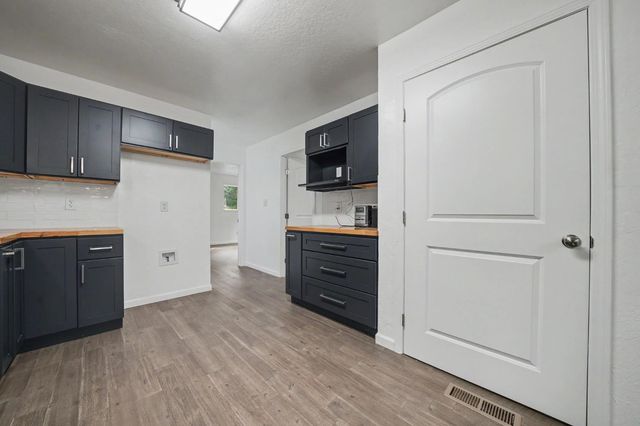 25865 Creekside Dr, Pioneer, CA 95666