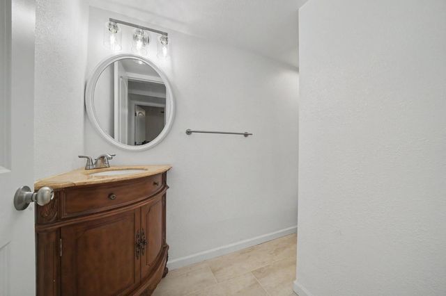 25865 Creekside Dr, Pioneer, CA 95666