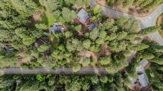 25865 Creekside Dr, Pioneer, CA 95666