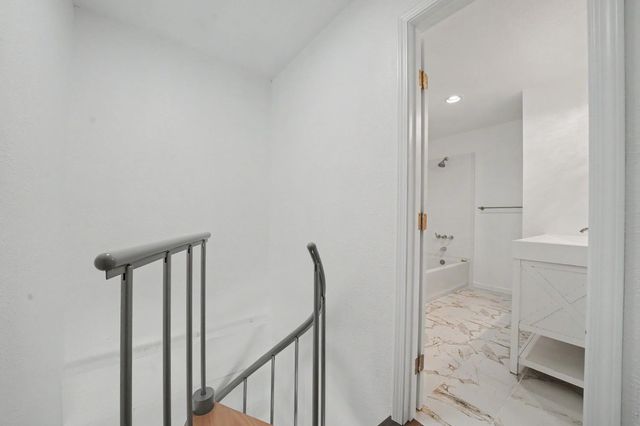 25865 Creekside Dr, Pioneer, CA 95666
