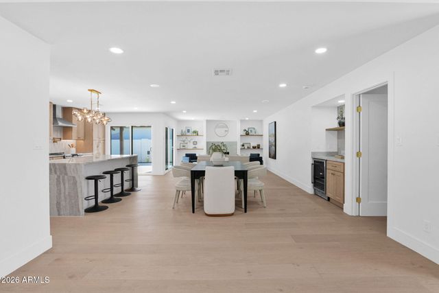 7506 E WOODSAGE Lane, Scottsdale, AZ 85258