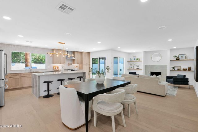 7506 E WOODSAGE Lane, Scottsdale, AZ 85258